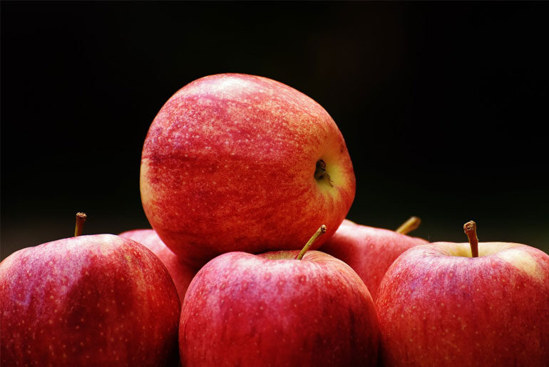 The most incredible 5 health Benefits of APPLE It has been proven that Apple has the ability to improve health and prevent the occurrence of lung cancer, colon cancer, stomach cancer, ovary cancer etc.