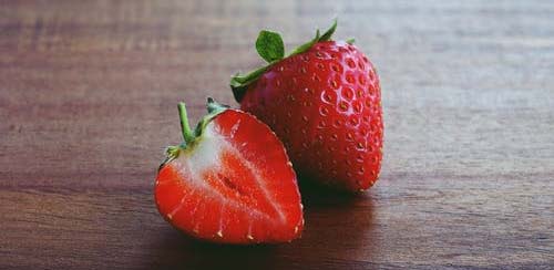 Vitamins for dry skin - Strawberries