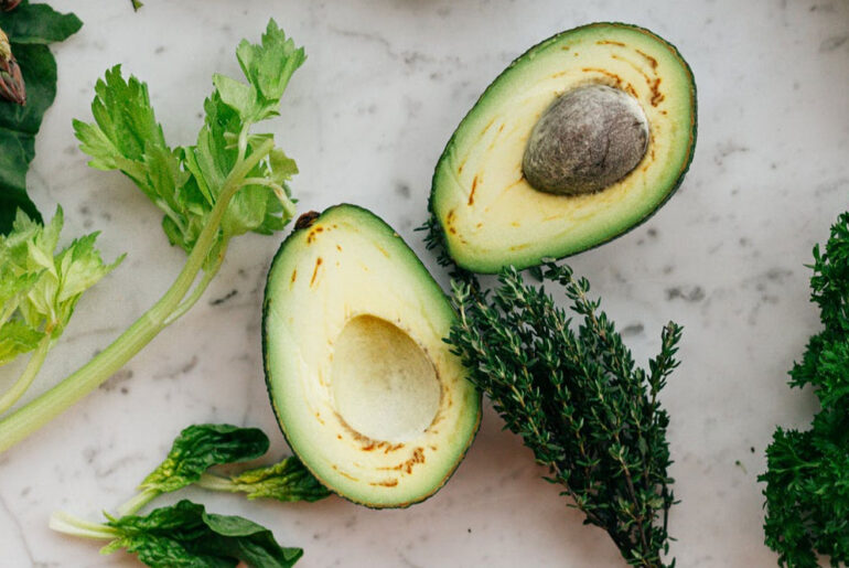 How to manage Avocado allergy?? Avocado allergy is a result of the response of your immune system against some allergens in avocado. This may create some harmful symptoms in your body.