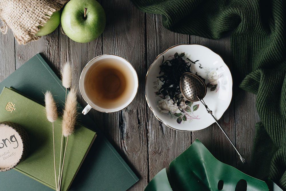 Ever wondered why you always want a cup of tea for energy when you're down? In this article, we look about best tea for energy boost.