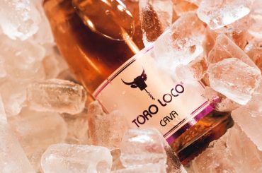 Does wine freeze? All you want to know Does wine freeze?The simple answer is yes. Freezing wine is fine unless it is not a hard rock with deteriorated flavor & aroma profiles.