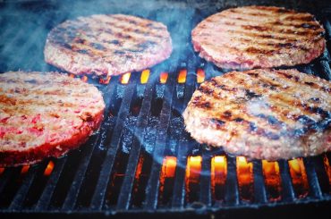 Grilling frozen burgers; How to do in 3 steps..!! Grilling frozen burgers to the perfection just in 3 easy steps would be heavenly priceless on your busy days.
