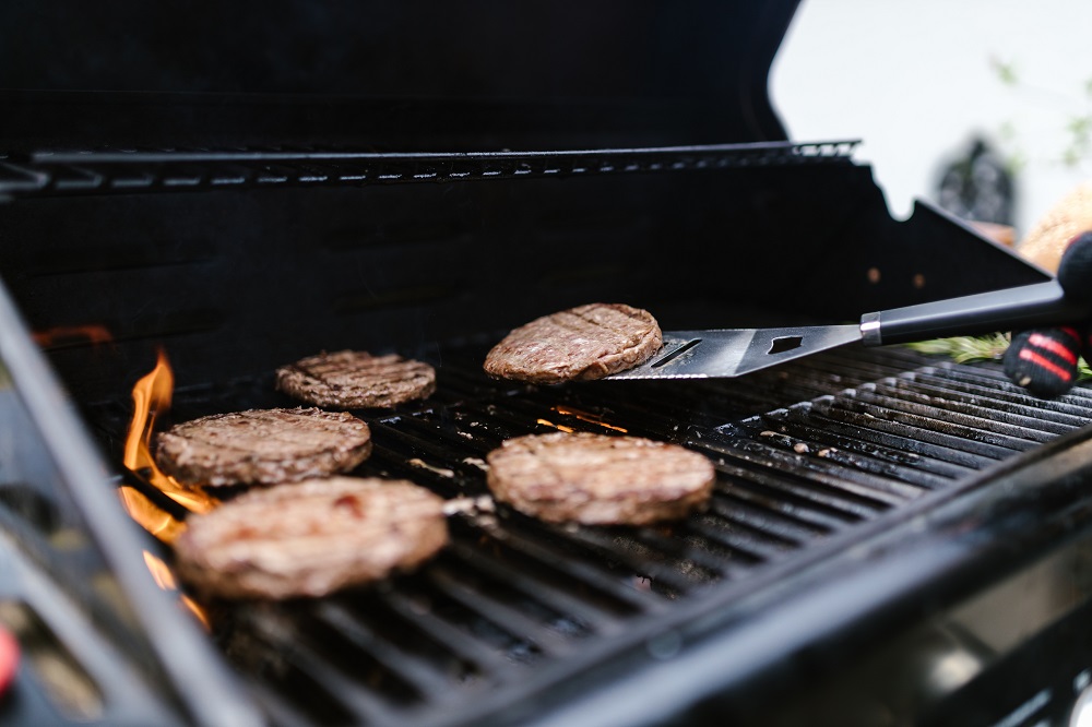 Grilling Frozen Burgers How To Do In 3 Steps Wizfoodz   Pexels Rodnae Productions 8522790 