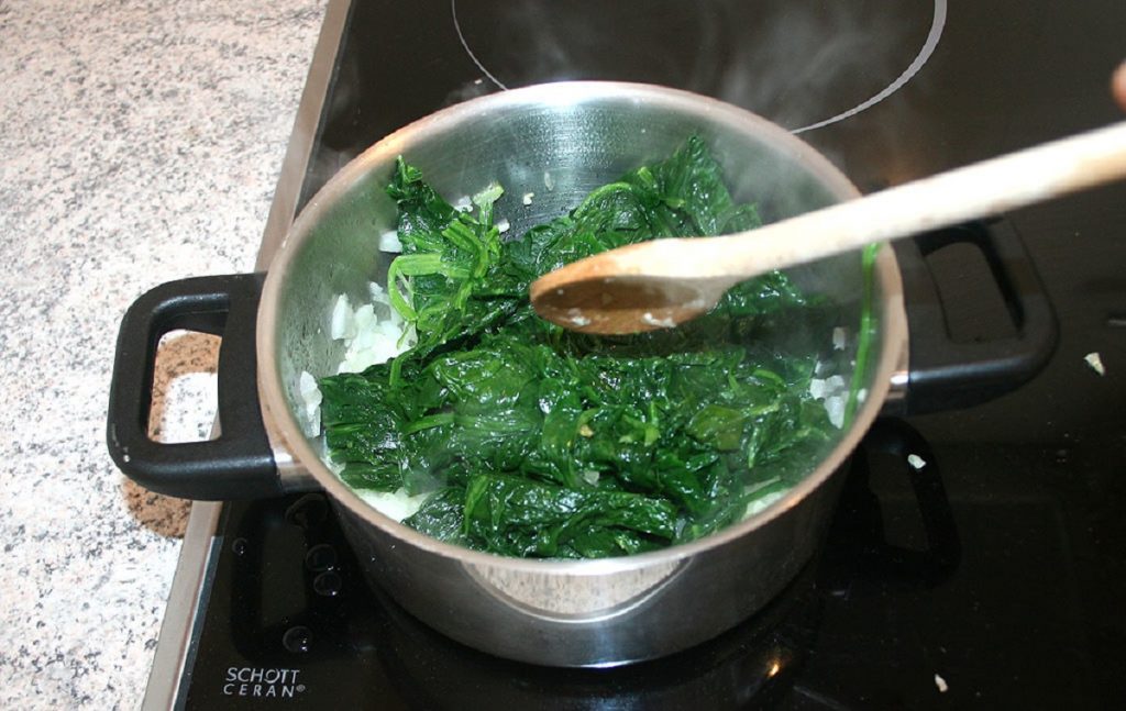 cooking spinach