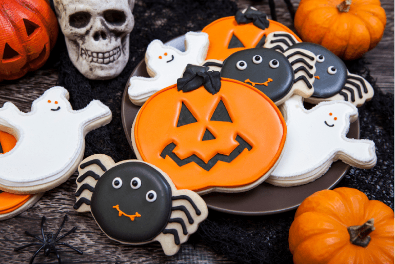 Best Halloween recipes you should try on this October 2022 In this article we sorted out top 8 delicious Halloween recipe ideas especially for you, so that you can enjoy with your loved ones.